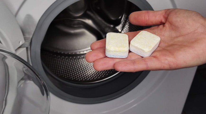 Stop een simpel vaatwasblokje in je wasmachine dit is waarom iedereen het nu doet