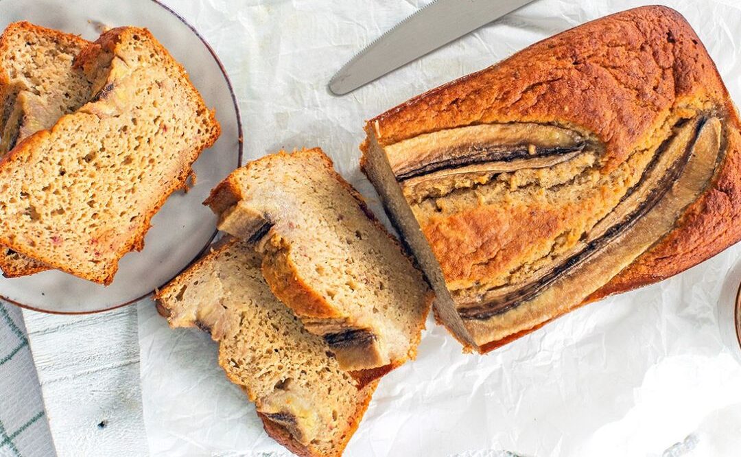 Makkelijk en snel: Gezond bananenbrood met noten en chocolade
