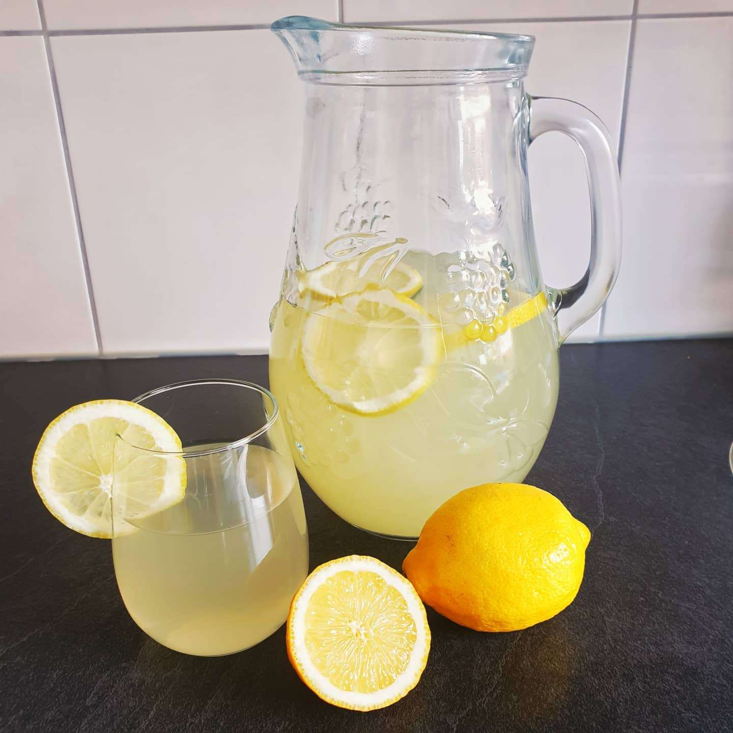 Zo helpt een eenvoudig ochtenddrankje je spijsvertering én ondersteunt het gewichtsverlies