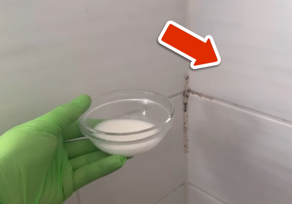 Zo krijg je schimmel uit je voegen in slechts 10 minuten