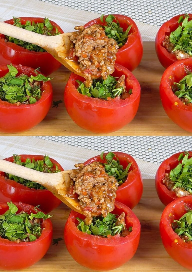 Snelle maaltijd: tomaten gevuld met gekruid gehakt ui knoflook en verse kruiden