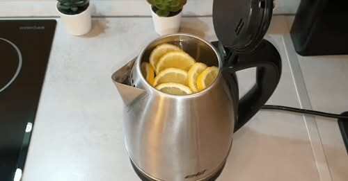 Ze deed wat citroenschijfjes in haar waterkoker dit ga jij vandaag nog proberen