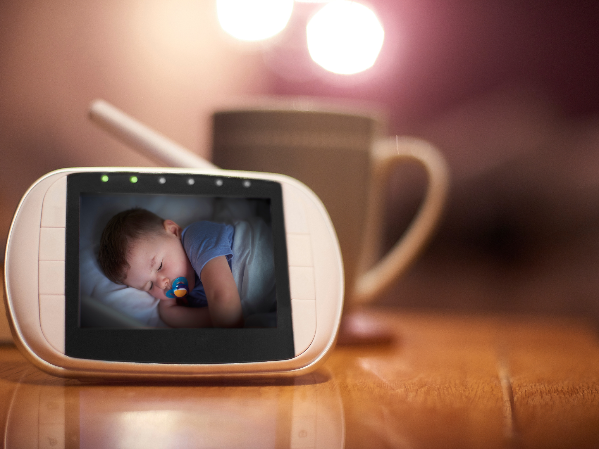 Let op! Deze babyfoons zijn gekraakt en alles is te zien in huis