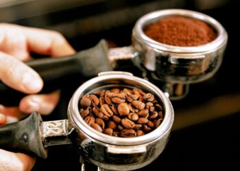 Echt niet normaal meer: de koffieprijzen blijven maar stijgen in de supermarkten