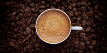 Wetenschappers slaan alarm: jij drinkt je koffie op het slechtst mogelijke moment