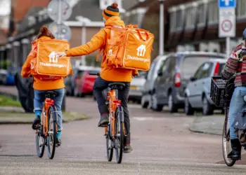 Schrik niet: zo veel fooi gaven we gemiddeld bij eten bestellen in 2025