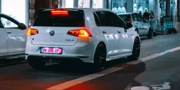 Straks zie je auto’s met een roze nummerplaat rijden