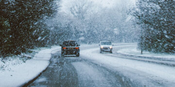 Heel het land onder de sneeuw: deze boete riskeer je met een onleesbaar kenteken in 2026