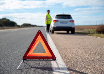 Einde voor de gevarendriehoek: dit alternatief is verplicht vanaf 2026