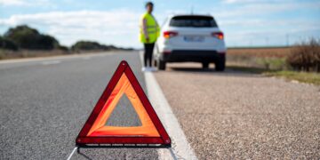 Einde voor de gevarendriehoek: dit alternatief is verplicht vanaf 2026