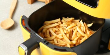 Binnen 5 minuten een glimmende airfryer: zo pak je het aan
