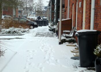 Sneeuw voor de deur: wie moet het opruimen en wie is aansprakelijk bij een val