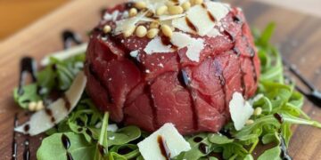 Gevulde carpaccio bonbons met truffelmayo