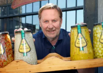 Zo rijk is de augurkenkoning Oos Kesbeke: dit bedrag is BIZAR!