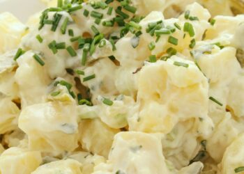 Maak deze smaakvolle aardappelsalade in 30 minuten