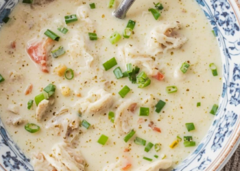 Zo maak je de perfecte romige kippensoep met Parmezaanse kaas