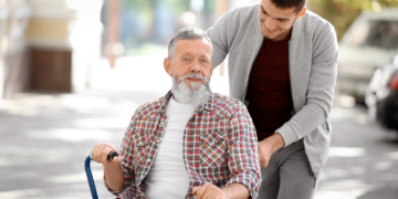 Miljoenen Nederlanders lopen vergoedingen voor mantelzorg mis