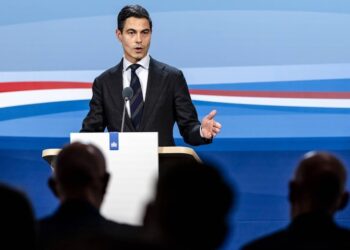 Harde klap: zoveel euro verdwijnt uit jouw portemonnee door kabinet-Jetten