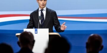 Harde klap: zoveel euro verdwijnt uit jouw portemonnee door kabinet-Jetten