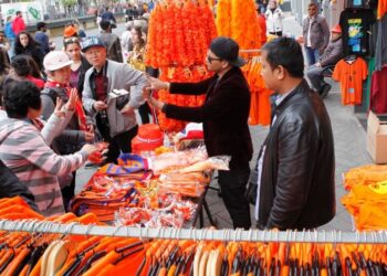 Zo tikken mensen op Koningsdag moeiteloos €1000 aan – jij kunt dit ook
