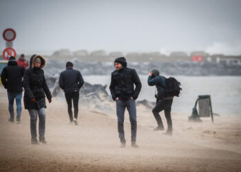 Nederland op scherp code geel dreigt met gevaarlijk onweer en harde windstoten