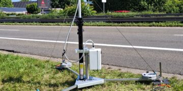 Nieuwe opvallende camera langs de weg zorgt voor veel vragen bij automobilisten